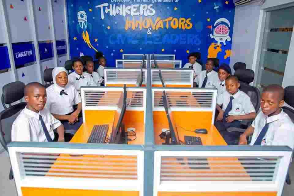Abdullateef and Sanni Foundation Scholarship